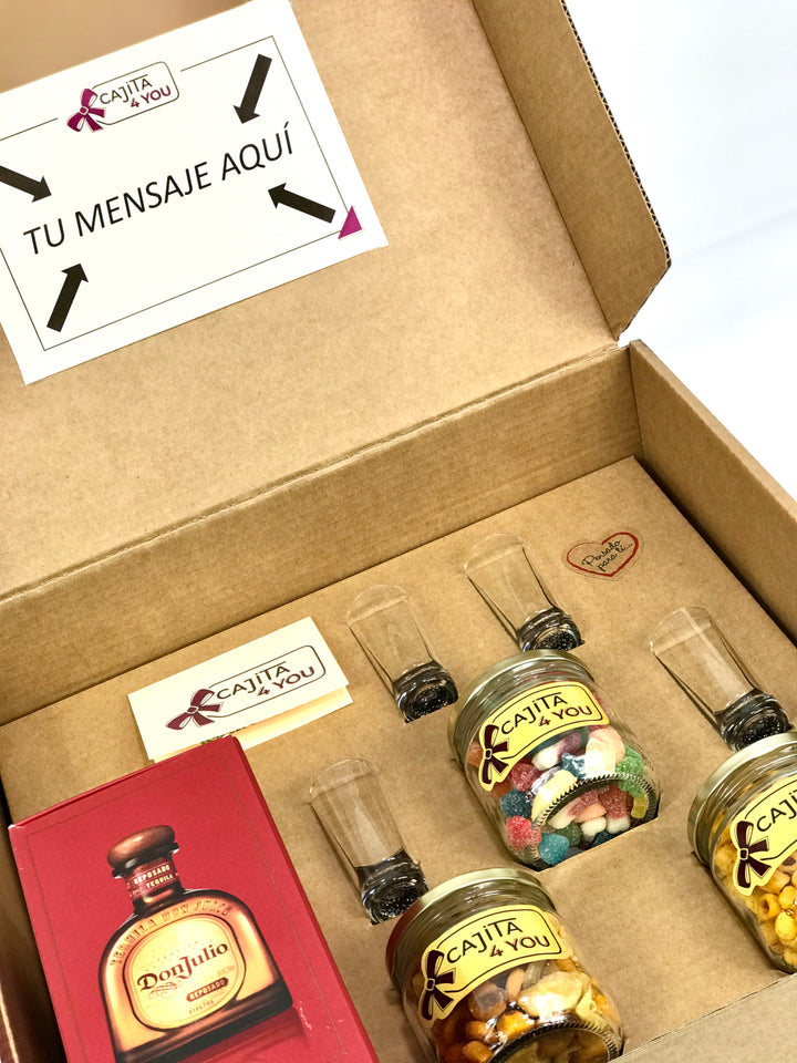 caja-regalo-tequila-Don-Julio-Reposado-vasos-tequileros-dedicatoria-personalizada-snacks