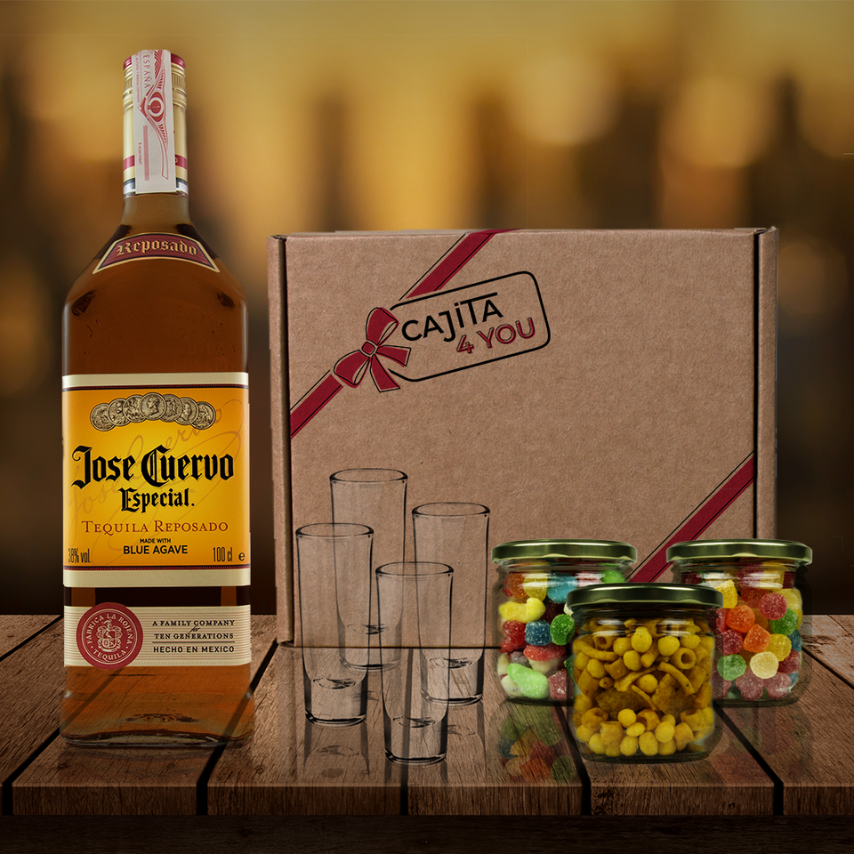 caja-regalo-Tequila-José-Cuervo-vasos-tequileros-snacks-dedicatoria